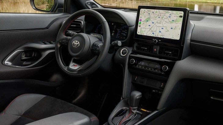 Toyota trình làng Yaris Cross 2026 với loạt cải tiến mới - ảnh 3