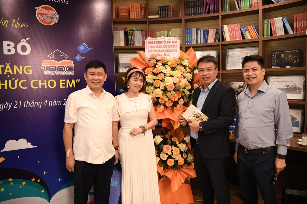 Khởi động dự án 1.000 thư viện tri thức cho học sinh - ảnh 9