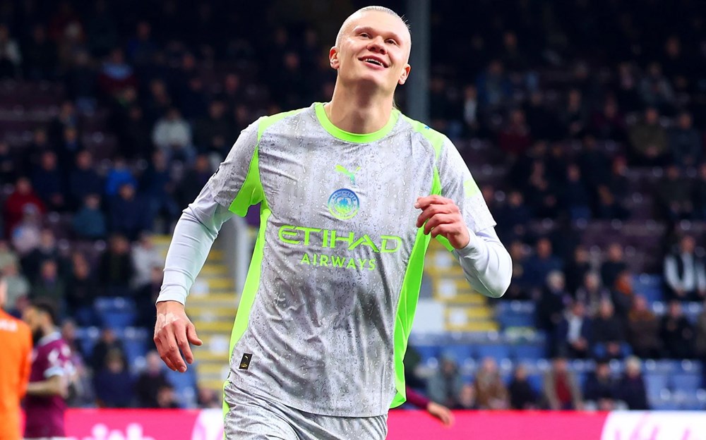 Arsenal mất ngôi đầu Ngoại hạng Anh vào tay Man City - ảnh 1