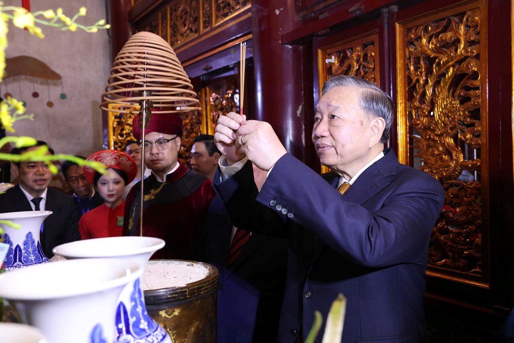 Tổng Bí thư, Chủ tịch nước Tô Lâm dâng hương Giỗ Tổ Hùng Vương  - ảnh 6