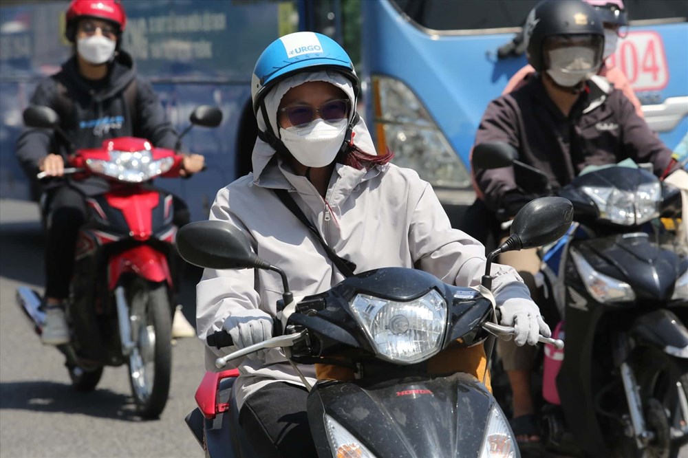 Thời tiết hôm nay 28.4: Không khí Hà Nội mức khá, TP.HCM nắng nóng 36°C - ảnh 1