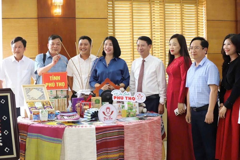 Xây dựng thương hiệu du lịch Tây Bắc “Bản sắc – Hấp dẫn – Thân thiện” - ảnh 3