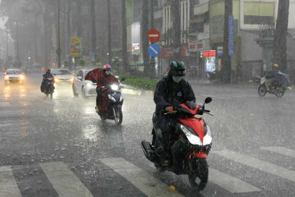 Thời tiết hôm nay 11.5: Bắc Bộ mưa trên diện rộng, Nam Bộ tiếp tục nắng nóng - ảnh 1