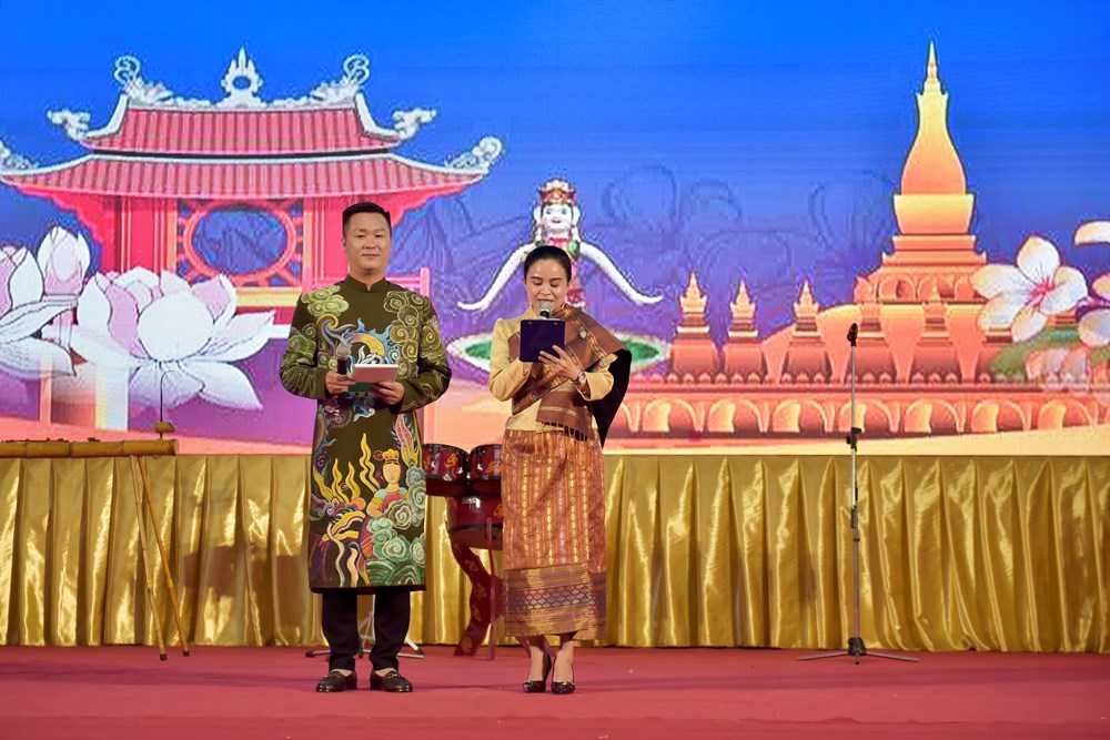 Đêm thăng hoa và lời tạ từ của rối Việt trên đất Lào - ảnh 3
