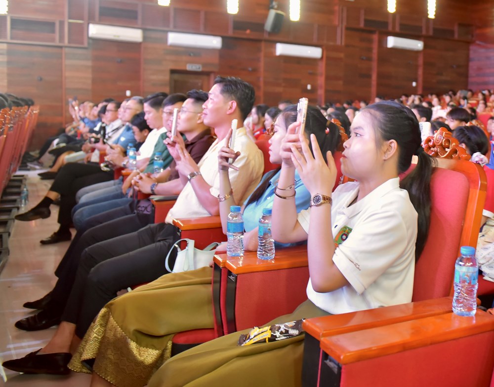 Đêm thăng hoa và lời tạ từ của rối Việt trên đất Lào - ảnh 47