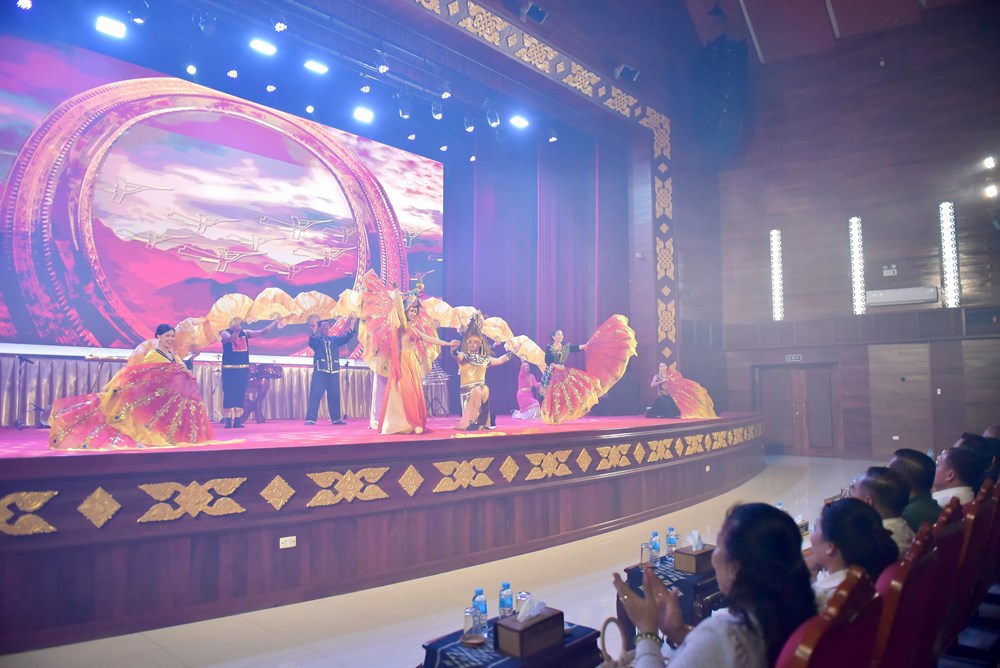 Đêm thăng hoa và lời tạ từ của rối Việt trên đất Lào - ảnh 40