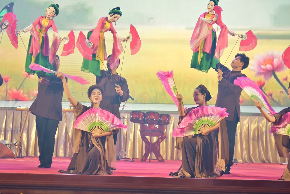 Đêm thăng hoa và lời tạ từ của rối Việt trên đất Lào - ảnh 28