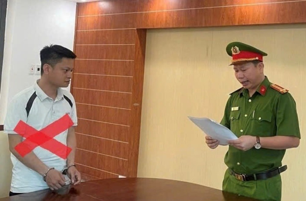 Hải Phòng: Nguyên cán bộ Ban Giải phóng mặt bằng bị bắt - ảnh 1