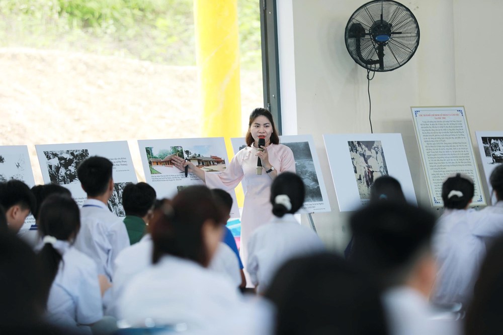 Phú Thọ: Trưng bày lưu động chuyên đề “Chủ tịch Hồ Chí Minh – Chân dung một con người” - ảnh 2