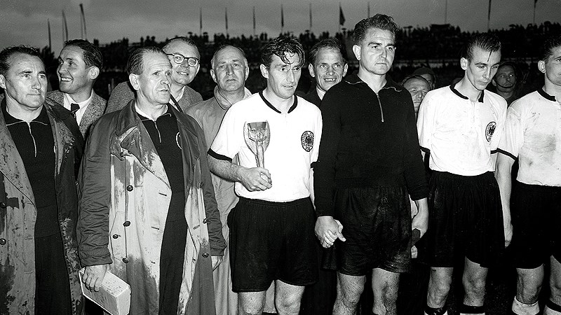 Những đội bóng ghi bàn khủng khiếp nhất lịch sử World Cup: Khi bóng đá trở thành bão lửa - ảnh 2