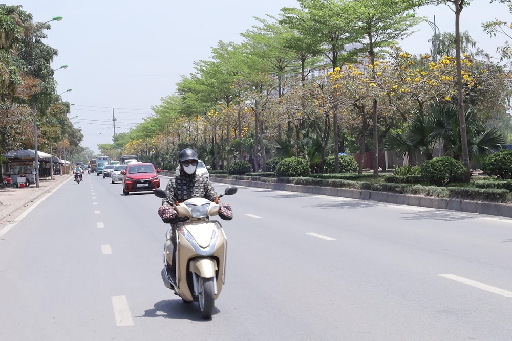 Thời tiết hôm nay 24.5: Bắc Bộ nắng nóng, Nam Bộ mưa dông - ảnh 1