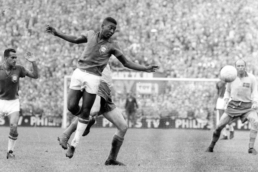 Lịch sử World Cup 1958: Brazil lần đầu đăng quang, Pele lên ngôi “vua“ - ảnh 10