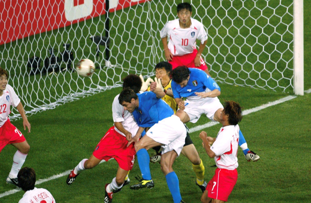 Chủ nhà World Cup: Lợi thế sân nhà là phúc hay họa? - ảnh 15