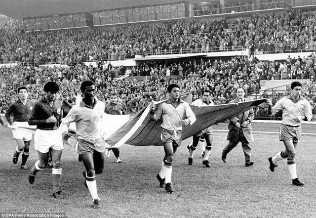 Lịch sử World Cup 1962: Không Pele, đã có Garrincha - ảnh 10