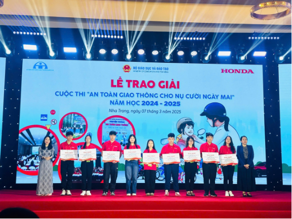 THCS Định Trung: Dấu ấn của trí tuệ và đam mê - ảnh 6