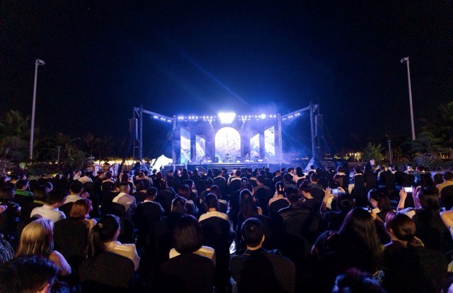 Dragon Ocean Concert 01 – “dòng chảy”: Hàng nghìn khán giả hòa nhịp cảm xúc trong đêm nhạc bên biển Đồ Sơn - ảnh 5