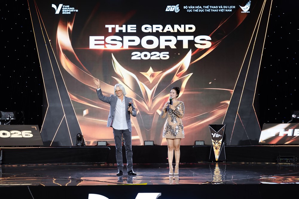 Đầu bếp Mỹ “Thánh Liêm” Leslie Gilliams ký tặng gần 1.000 người hâm mộ tại The Grand Esports - ảnh 1