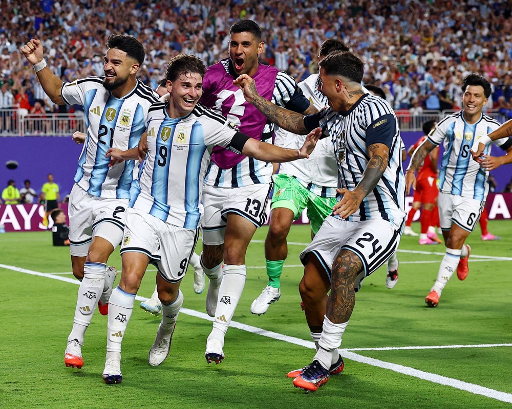Messi lập cột mốc ấn tượng, Argentina tiến vào bán kết - ảnh 2
