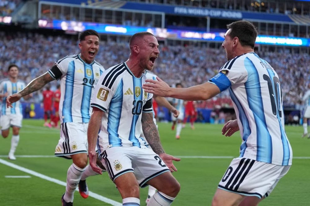Messi lập cột mốc ấn tượng, Argentina tiến vào bán kết - ảnh 1