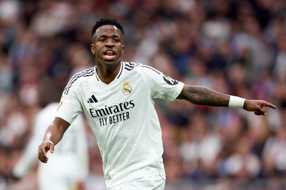 Tin chuyển nhượng 29.7: Real Madrid giữ chân Vinícius, Benzema khiến Al Hilal đau đầu - ảnh 1