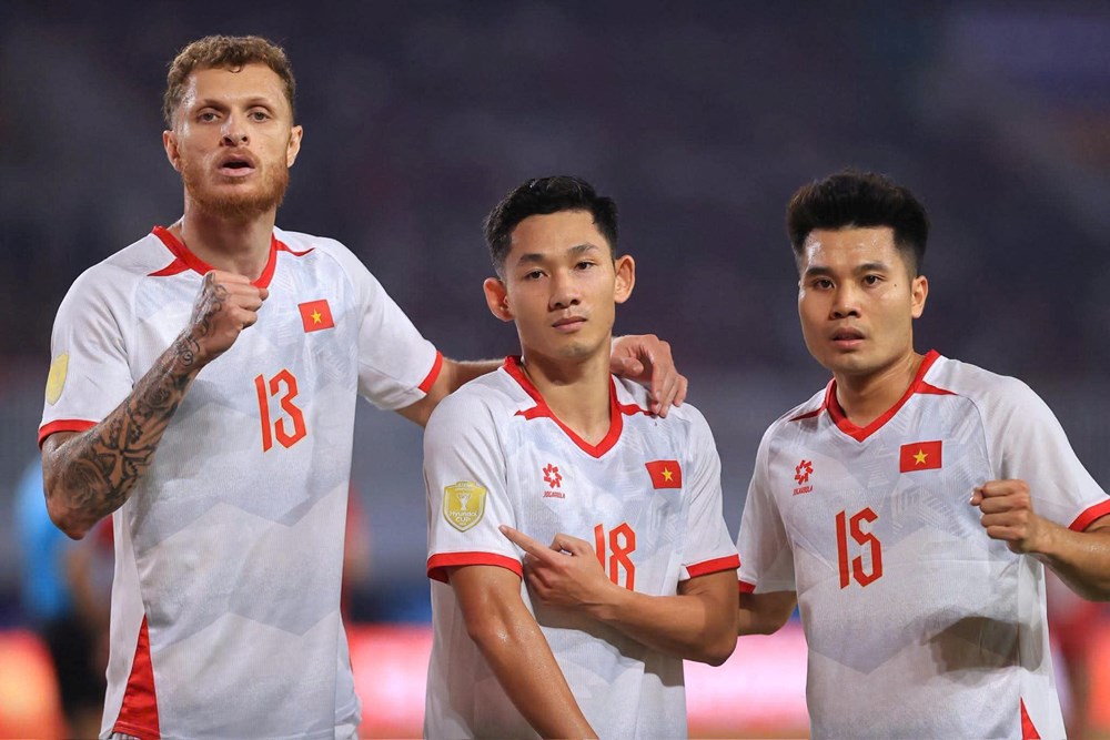Thắng giòn giã 3-0 trước Indonesia, tuyển Việt Nam xây chắc ngôi đầu - ảnh 1