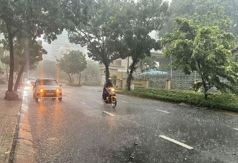 Thời tiết hôm nay 4.8: Hà Nội và nhiều tỉnh Bắc Bộ có mưa lớn - ảnh 1