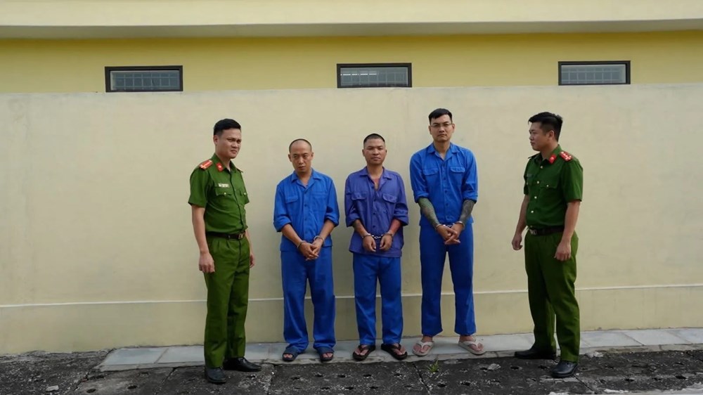 Khánh Sky, Vua Quạt và Hồ Văn Khoa bị khởi tố sau mâu thuẫn trên mạng xã hội - ảnh 1