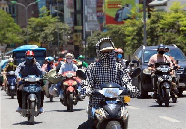 Thời tiết hôm nay 9.8: Hà Nội nắng nóng, chiều tối có mưa dông - ảnh 1