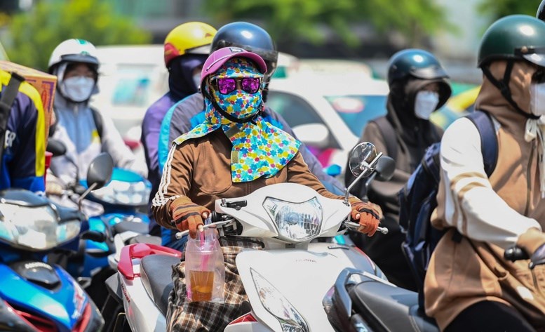 Thời tiết hôm nay 10.8: Hà Nội nắng nóng gay gắt, có nơi 38°C - ảnh 1