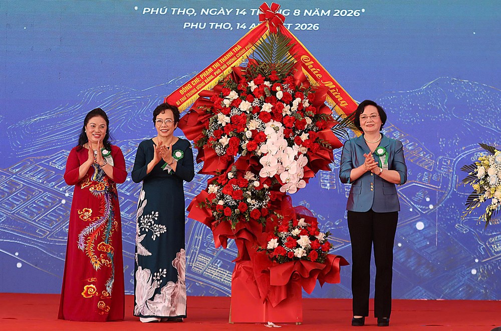 Phó Thủ tướng Phạm Thị Thanh Trà dự Lễ khởi công tổ hợp 5 dự án trọng điểm gần 7.600 tỉ tại Phú Thọ - ảnh 2