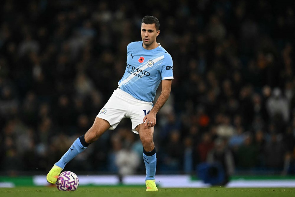 Tin chuyển nhượng 14.8: Man United để mắt Camavinga, Barca gặp khó vụ Rodri - ảnh 4
