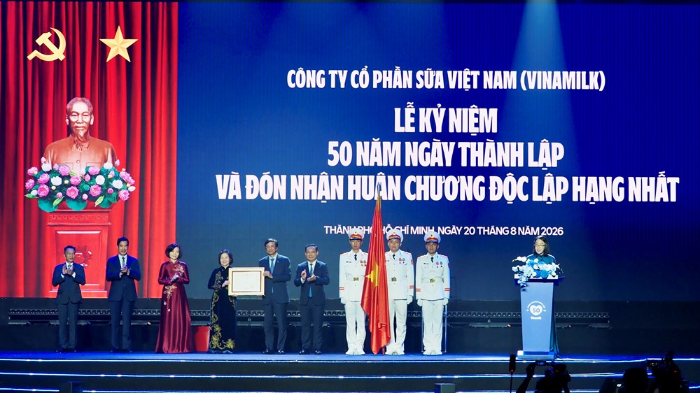 Vinamilk đón nhận Huân chương Độc lập hạng Nhất tại dấu mốc 50 năm - ảnh 1