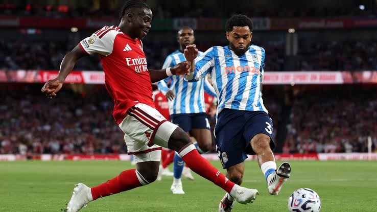 Arsenal thị uy sức mạnh ngày ra quân Ngoại hạng Anh - ảnh 1