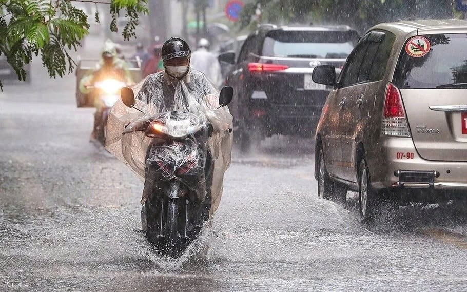 Thời tiết hôm nay 28.8: Bắc Bộ và Nam Bộ có mưa dông - ảnh 1