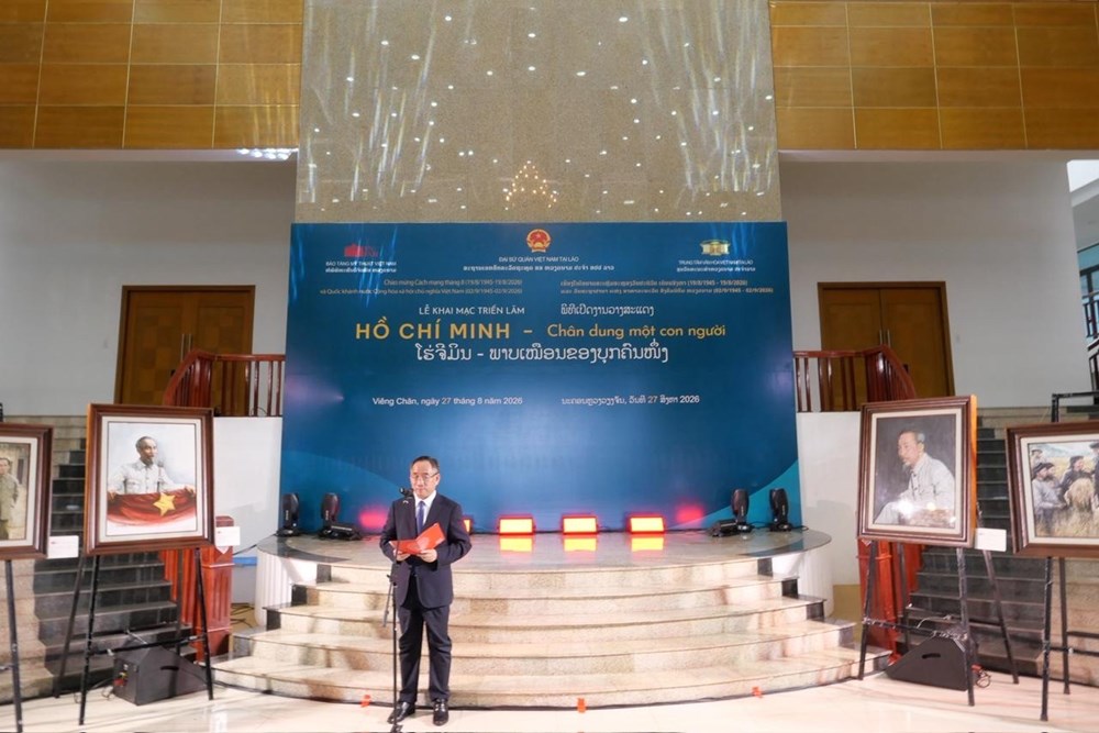 Khai mạc triển lãm “Hồ Chí Minh – Chân dung một con người” tại Lào - ảnh 3
