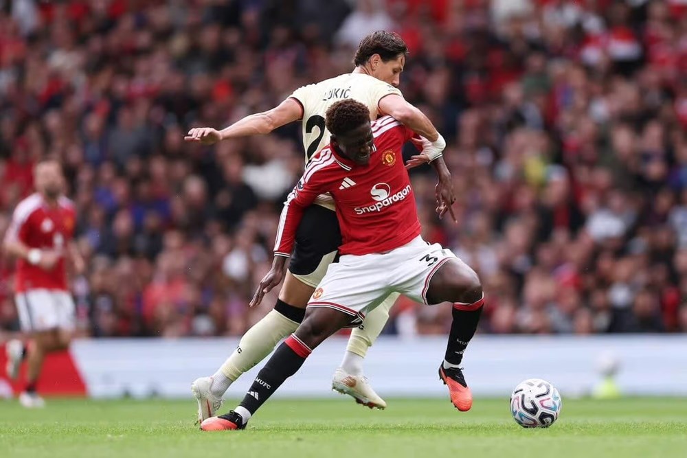 Bruno Fernandes rực sáng, Man United ngược dòng thắng Ipswich - ảnh 2
