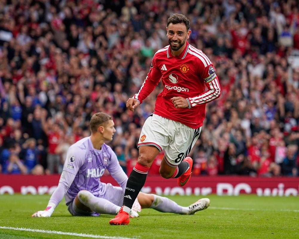 Bruno Fernandes rực sáng, Man United ngược dòng thắng Ipswich - ảnh 3
