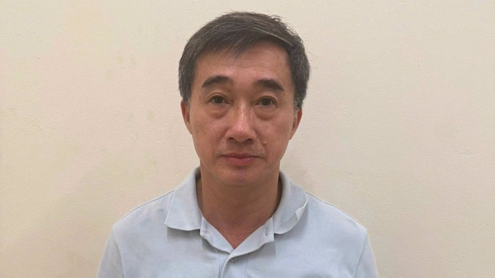 Bắt tạm giam Thứ trưởng Bộ Y tế Trần Văn Thuấn - ảnh 1