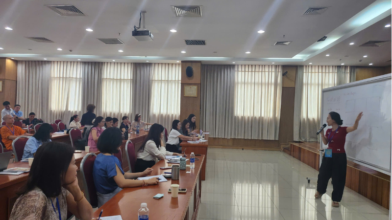 NXBGDVN tiếp tục đồng hành cùng giáo viên người Việt Nam ở nước ngoài trong hành trình giữ gìn và lan tỏa tiếng Việt - ảnh 6