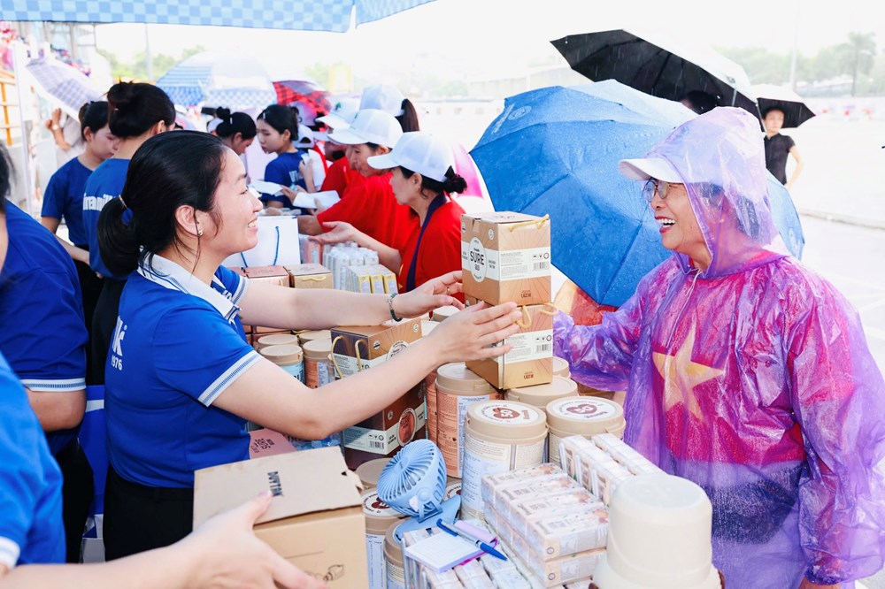 Vinamilk Sure đồng hành cùng người cao tuổi chủ động sống khỏe - ảnh 4