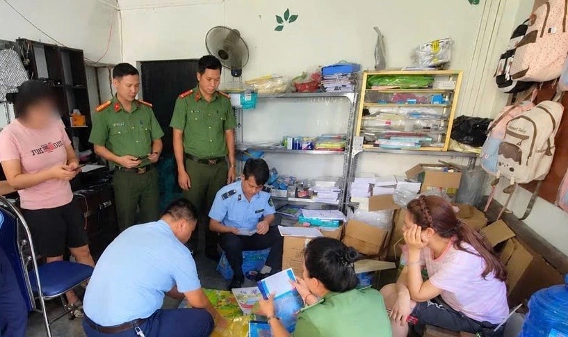 Phát hiện quán photocopy in sách giáo khoa để bán - ảnh 1