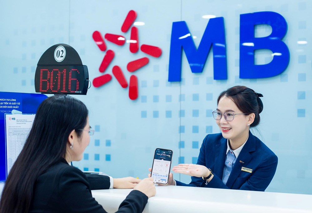MB trở thành ngân hàng đầu tiên tại Việt Nam vượt 100.000 tỉ đồng vốn điều lệ - ảnh 1