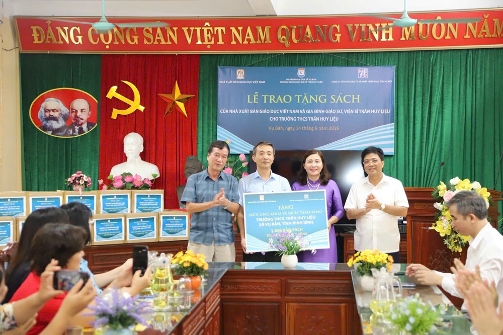 Nối dài dòng chảy tri thức trên quê hương Giáo sư, Viện sĩ Trần Huy Liệu - ảnh 2