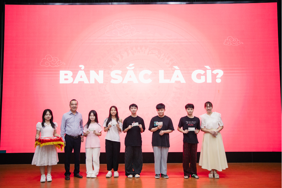 Gen Z say mê “Bản Sắc”: Khi học lịch sử, văn hóa trở thành một trải nghiệm mới lạ của người trẻ - ảnh 5
