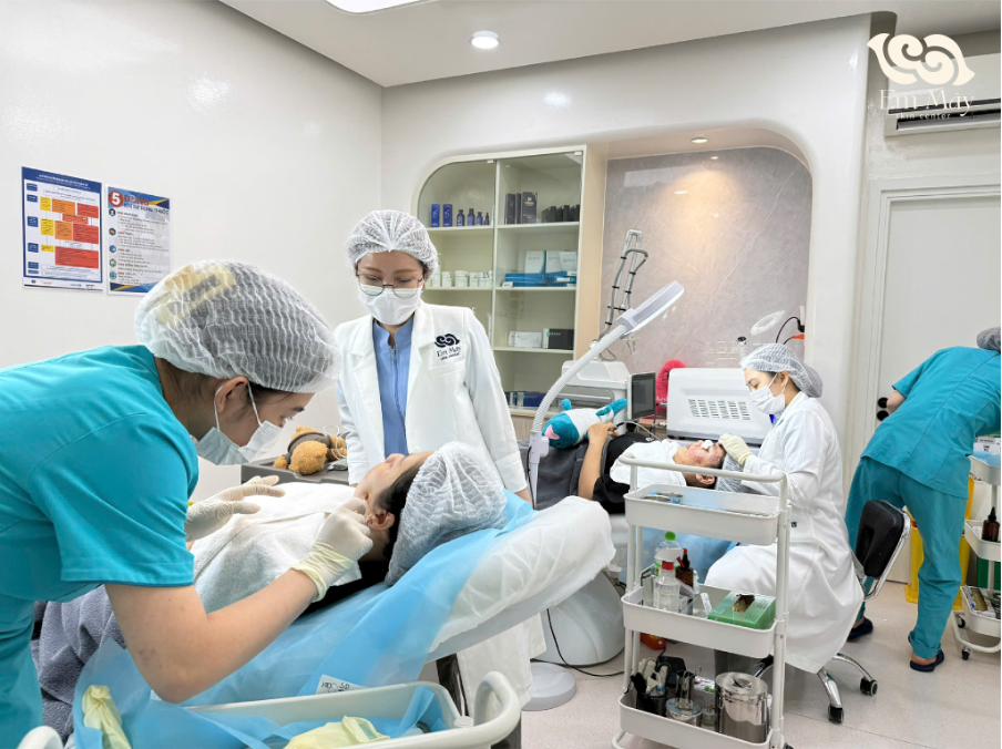 Em Mây Skin Center: Giá trị công nghệ trị sẹo đến từ chỉ định y khoa - ảnh 3