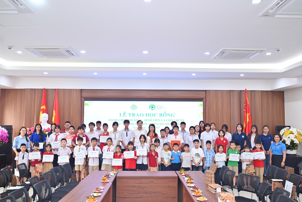 Học bổng “PRO Việt Nam - URENCO“: Tiếp sức đến trường cho con em công nhân môi trường - ảnh 4