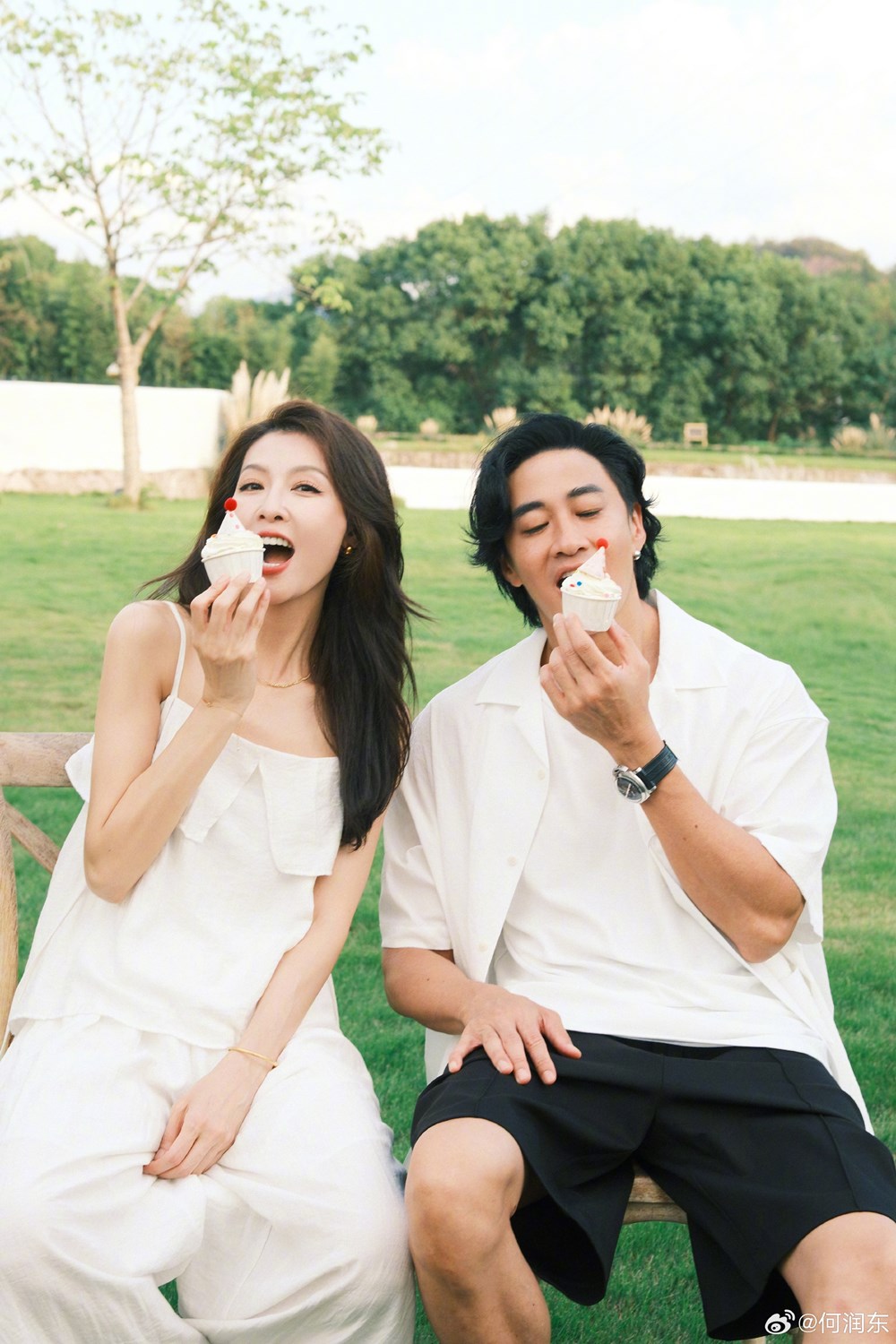 Nhìn cách Hà Nhuận Đông chở che bà xã, mới hiểu vì sao 10 năm không con cái mà tổ ấm vẫn trọn vẹn - ảnh 2