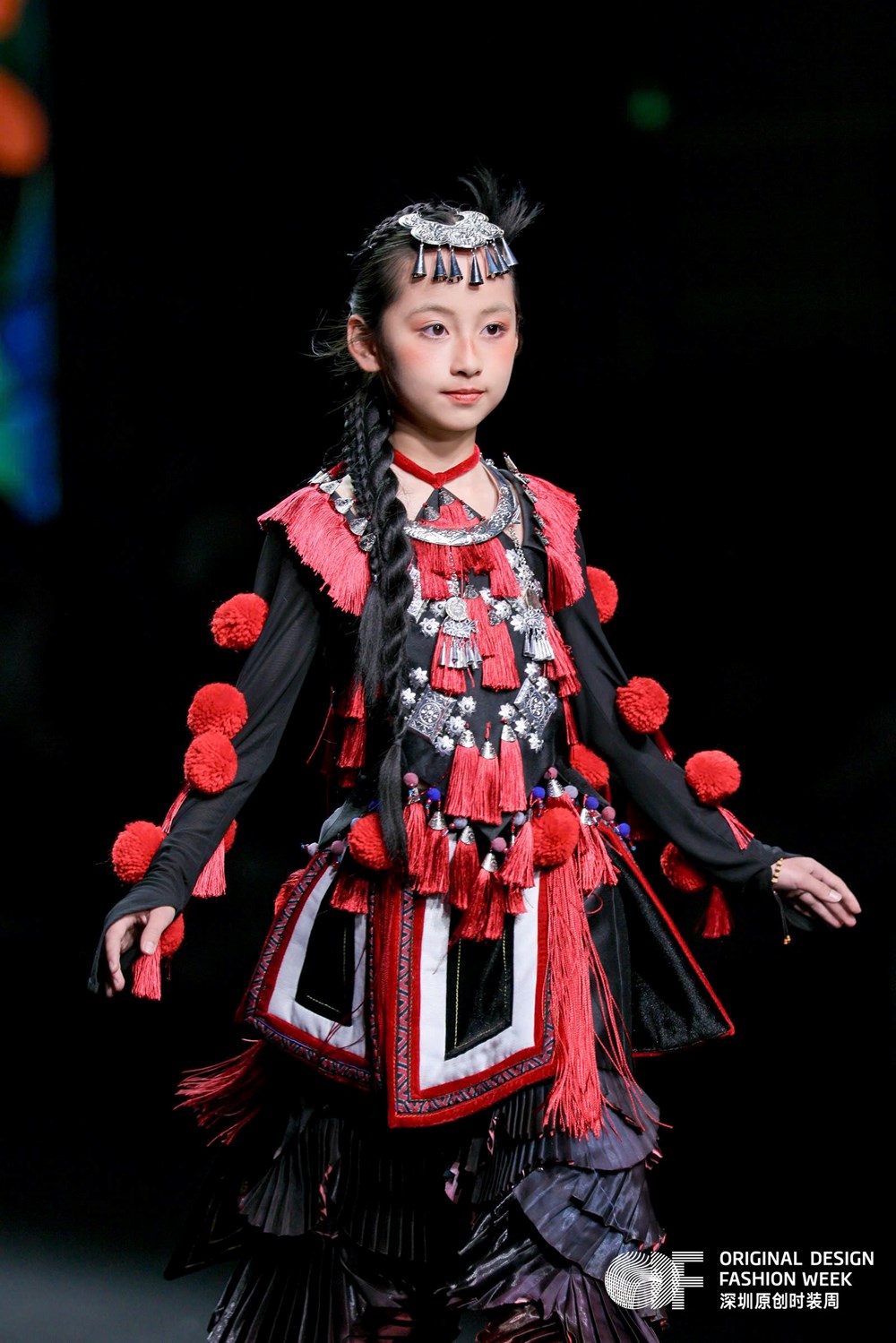 “Việt Nam Đa Sắc 2026”: Khi di sản cất lời trên sàn diễn thời trang quốc tế - ảnh 2