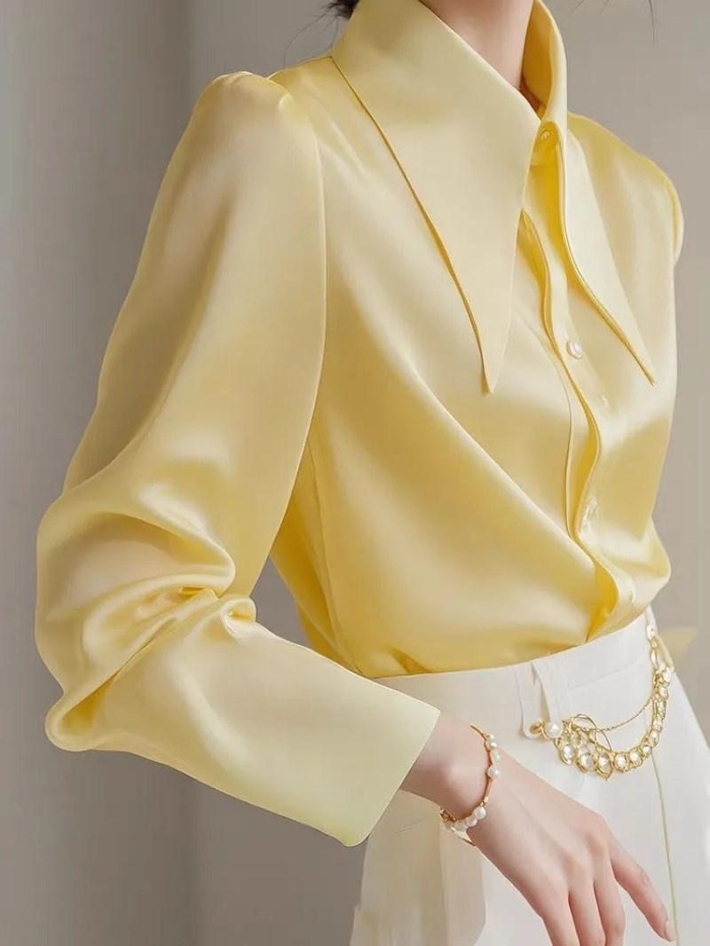 Không cần đồ đắt: Trang phục vàng - trắng vẫn toát lên vẻ “giàu ngầm” - ảnh 7