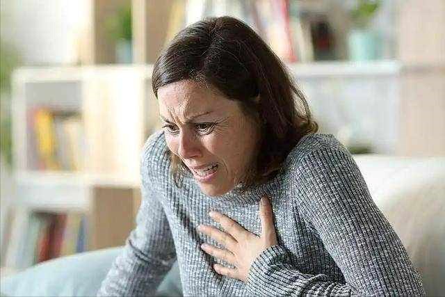 Tín hiệu nguy hiểm nhất của nhồi máu cơ tim không phải đau ngực, mà là 4 triệu chứng xuất hiện thường xuyên này - ảnh 4